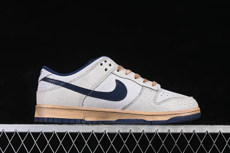 All categories Nk SB Dunk Series Nk SB Dunk Low High-end customized low-top sneakers J version Stranger Things x Nike SB Dunk Low Stranger Things SB low-top casual sneakers IH6766-001